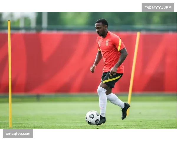 费利佩伤缺影响成都前场支点 罗慕洛需承担更多组织进攻责任